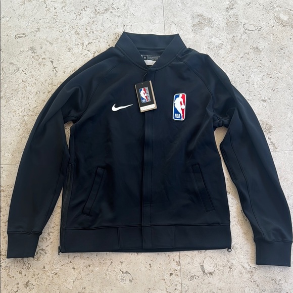 NIKE NBA OFFICIAL BLACK JACKET 🖤 size M 🖤 NWT - Picture 1 of 4